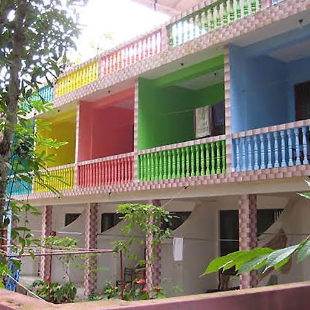 Hotel Santis Hikkaduwa Buitenkant foto