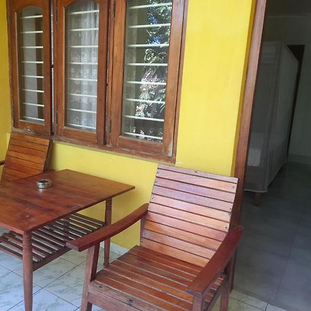 Hotel Santis Hikkaduwa Buitenkant foto