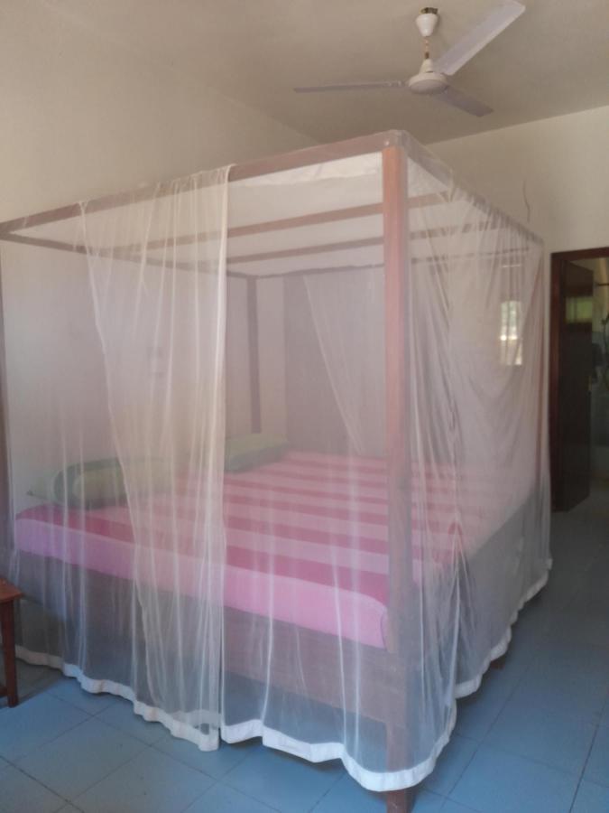 Hotel Santis Hikkaduwa Buitenkant foto
