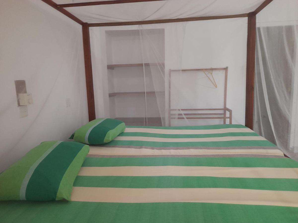Hotel Santis Hikkaduwa Buitenkant foto