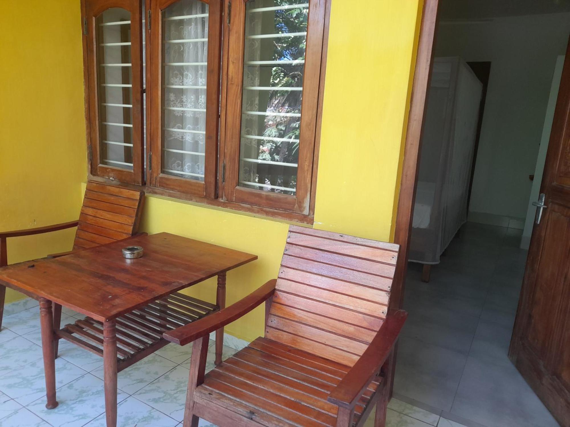 Hotel Santis Hikkaduwa Buitenkant foto